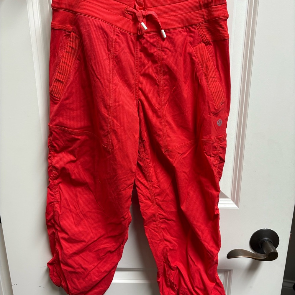 Lululemon Athletica Vivid Red hues Capris